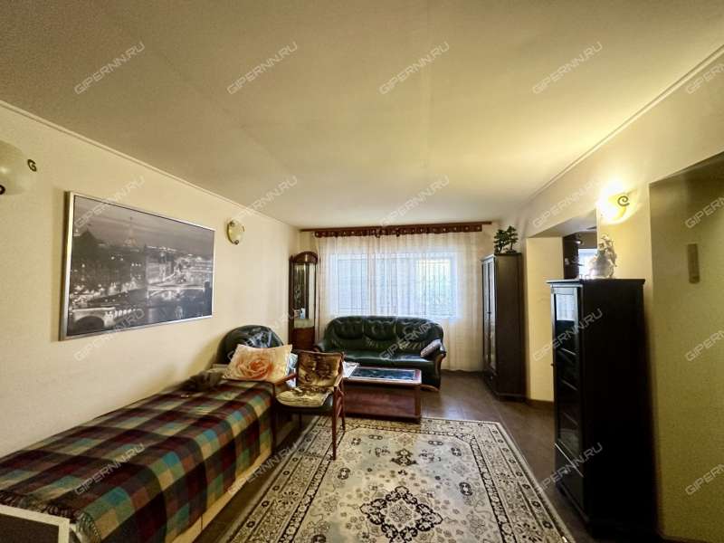 дом на  село Безводное