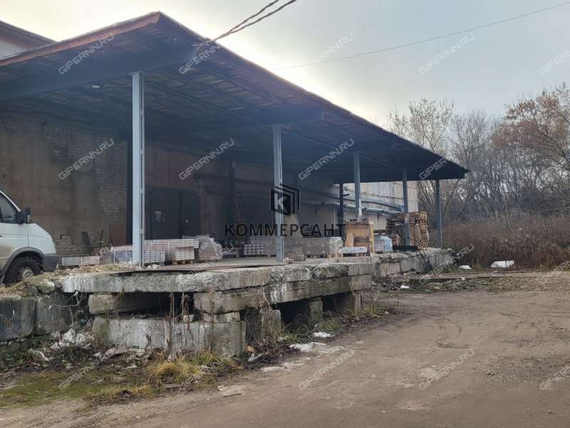 здание под офис, торговую площадь на улице Героя Шапошникова