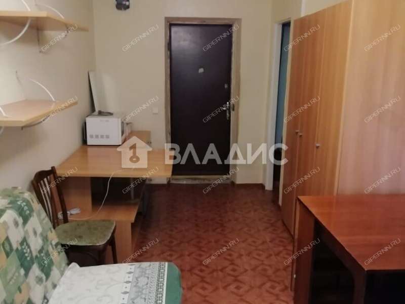 комната в доме 102 на проспекте Гагарина