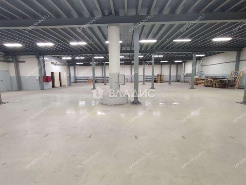 помещение под торговую площадь на шоссе Жиркомбината