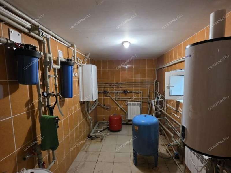 дом на Цветочная деревня Голошубиха