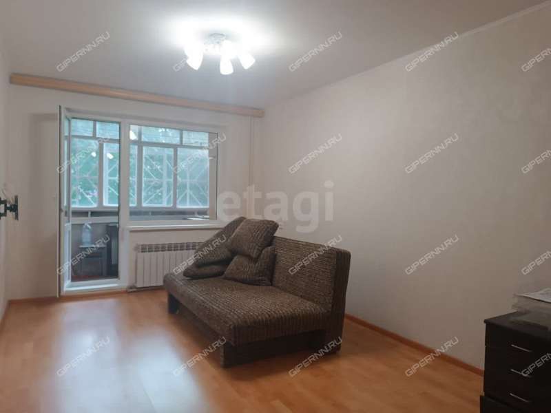 двухкомнатная квартира на улице Верхнепечёрская дом 12