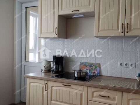 4-komnatnaya-ul-romantikov-d-1 фото