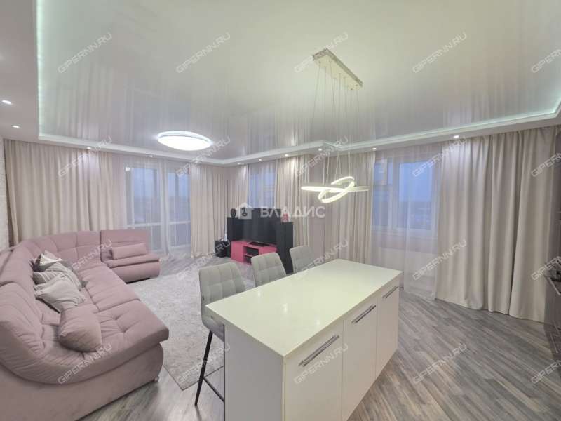 трёхкомнатная квартира на Белозерской улице дом 4