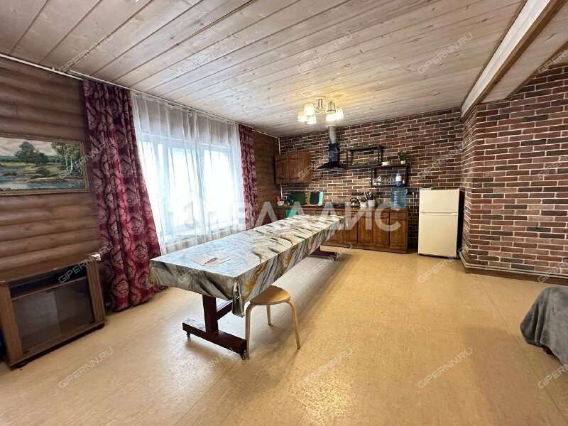 дом на Школьной улице