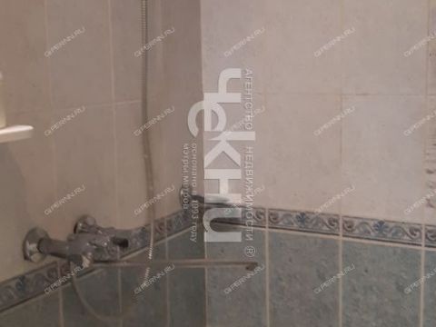 4-komnatnaya-ul-rodionova-d-180-1 фото