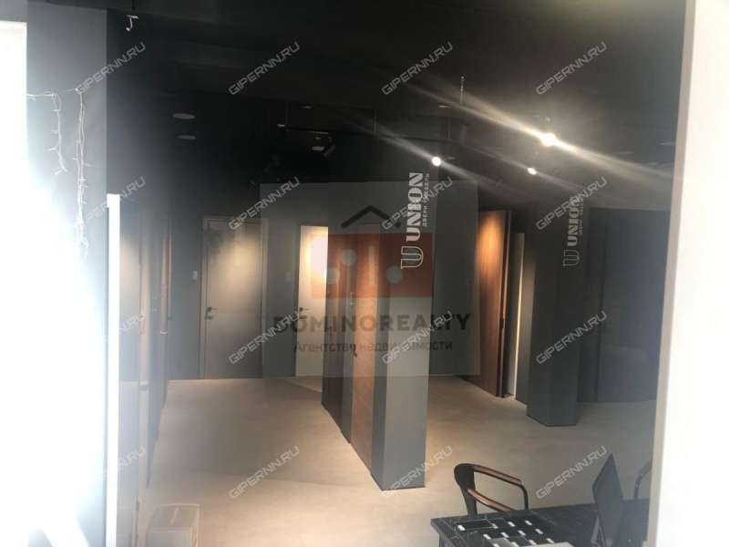 помещение под коммерческую недвижимость на улице Максима Горького