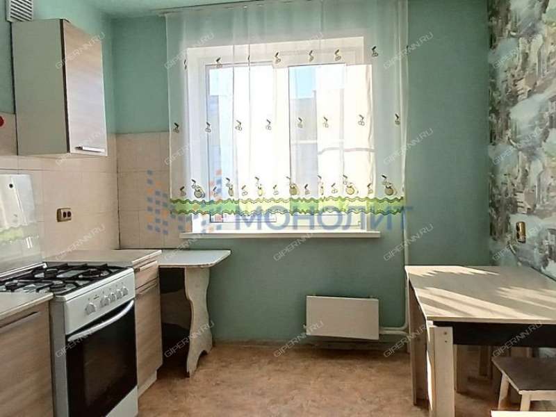 двухкомнатная квартира на улице Верхнепечёрская дом 12