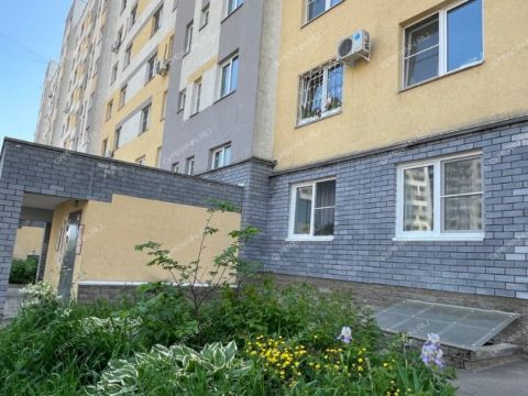 1-komnatnaya-ul-vyatskaya-d-4 фото