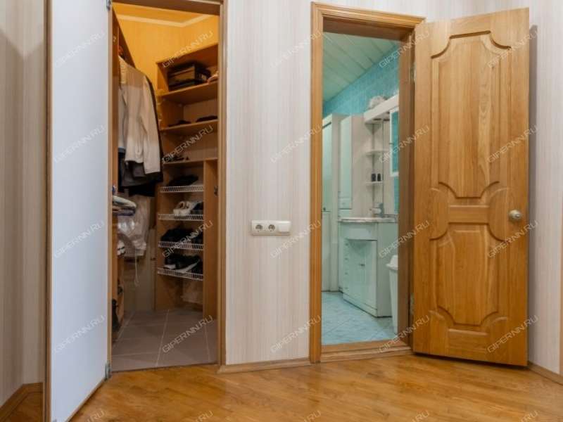 четырёхкомнатная квартира на Трудовой улице дом 8