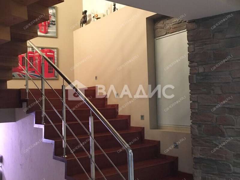 семикомнатная квартира на Сенной площади дом 6/49