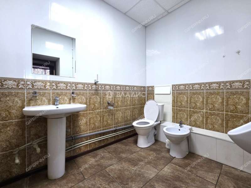 помещение под помещение свободного назначения на улице Юлиуса Фучика