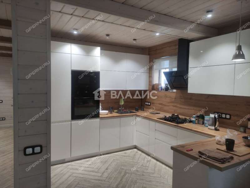 дом на улице Школьная деревня Комарово