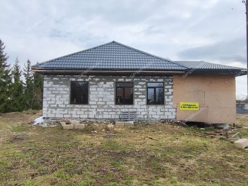 дом на Пригородной улице деревня Высоково