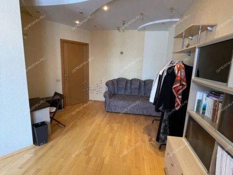 4-komnatnaya-ul-nesterova-d-33 фото