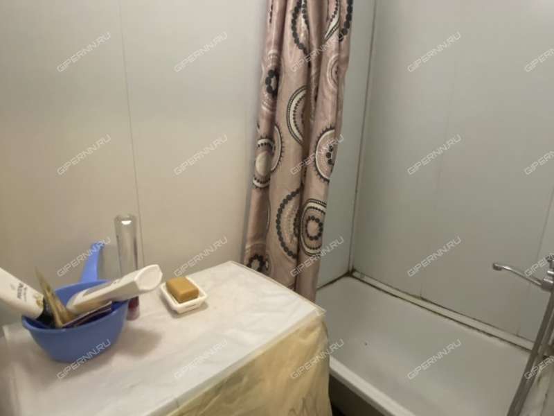 комната в доме 42 на улице Бурденко