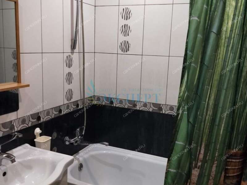 трёхкомнатная квартира на улице Маршала Рокоссовского дом 2 к1