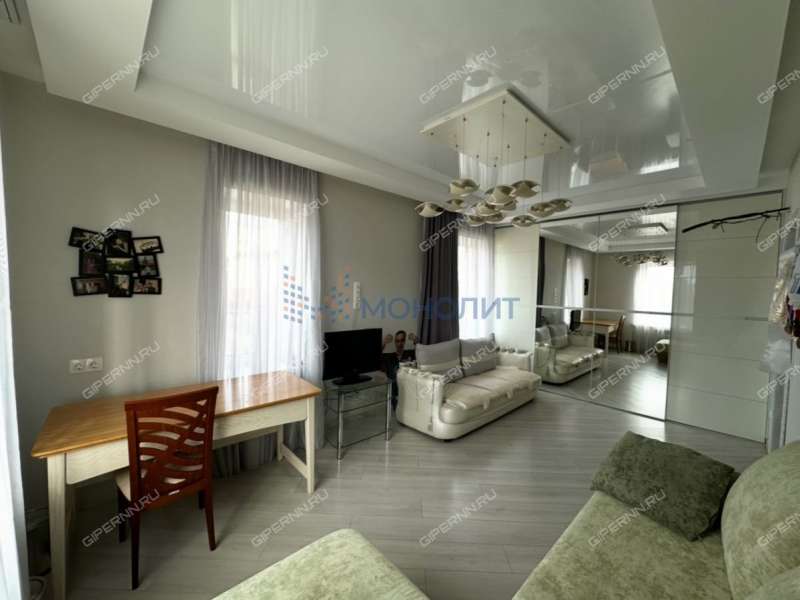 дом в слободе Верхнепечёрская