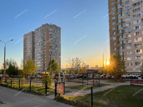 3-komnatnaya-ul-verhnepecherskaya-d-13-k1 фото
