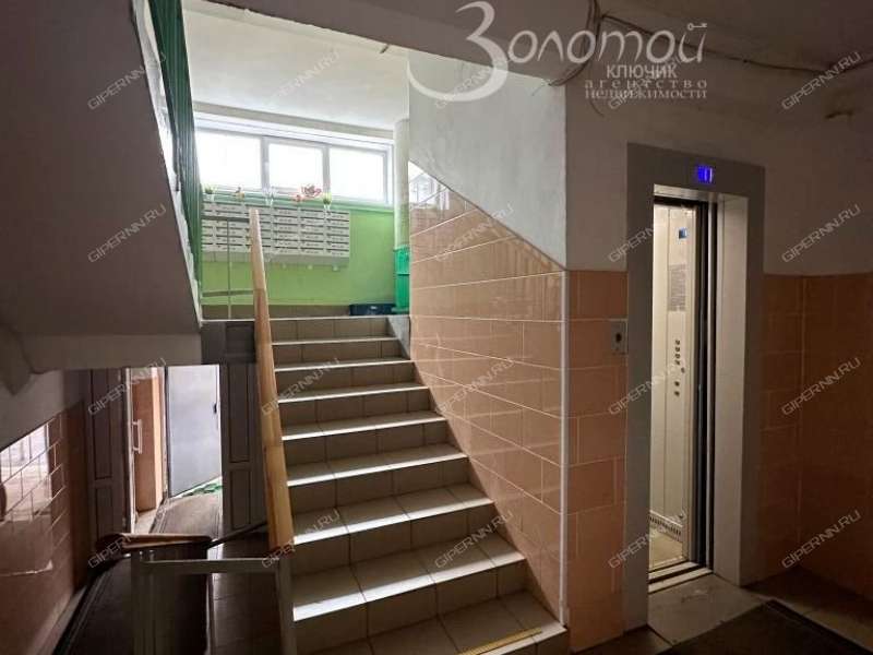 трёхкомнатная квартира на улице Строкина дом 9