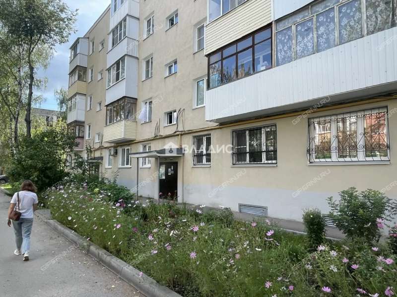 двухкомнатная квартира на проспекте Бусыгина дом 32