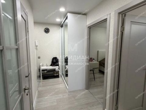 2-komnatnaya-ul-melnikova-pecherskogo-d-1 фото