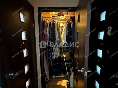 3-komnatnaya-ul-ivana-chugurina-d-3 фото