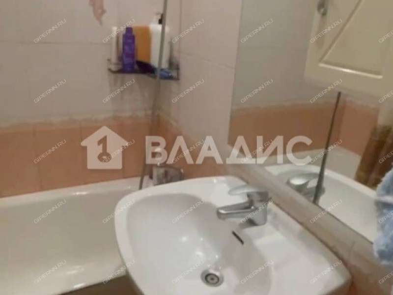 двухкомнатная квартира на улице Бринского дом 4 к2