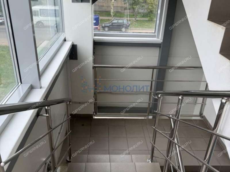 помещение под склад, недвижимость под автобизнес на улице Юлиуса Фучика