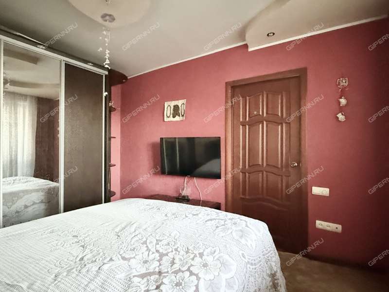 трёхкомнатная квартира на улице Политбойцов дом 12