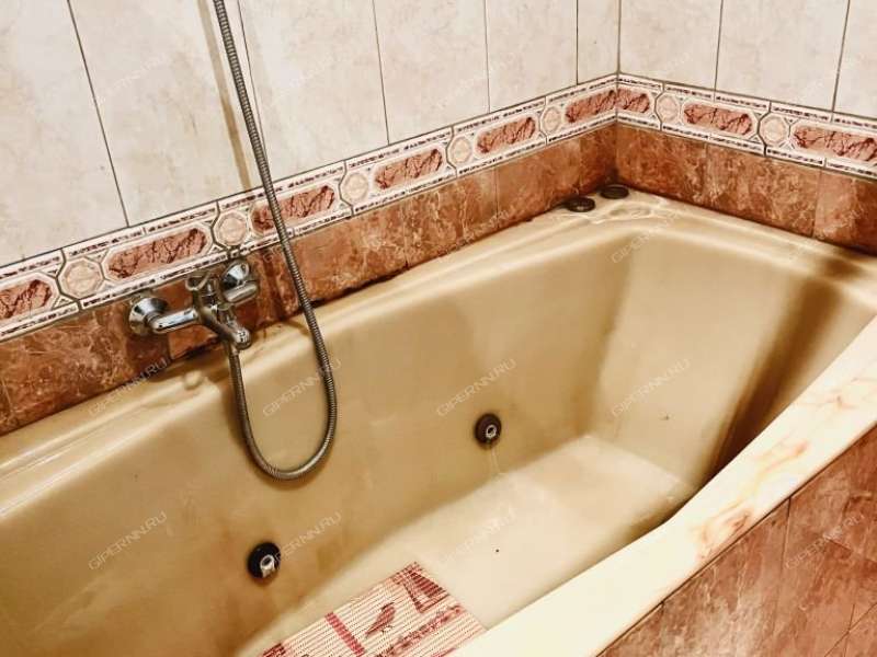 трёхкомнатная квартира на проспекте Октября дом 22