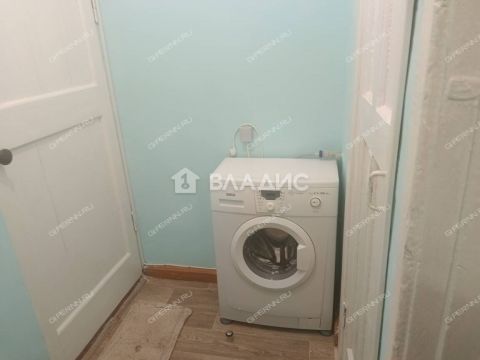 2-komnatnaya-poselok-40-let-oktyabrya-ul-narodnaya-stroyka-d-19 фото