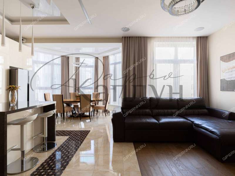 четырёхкомнатная квартира на улице Максима Горького дом 77