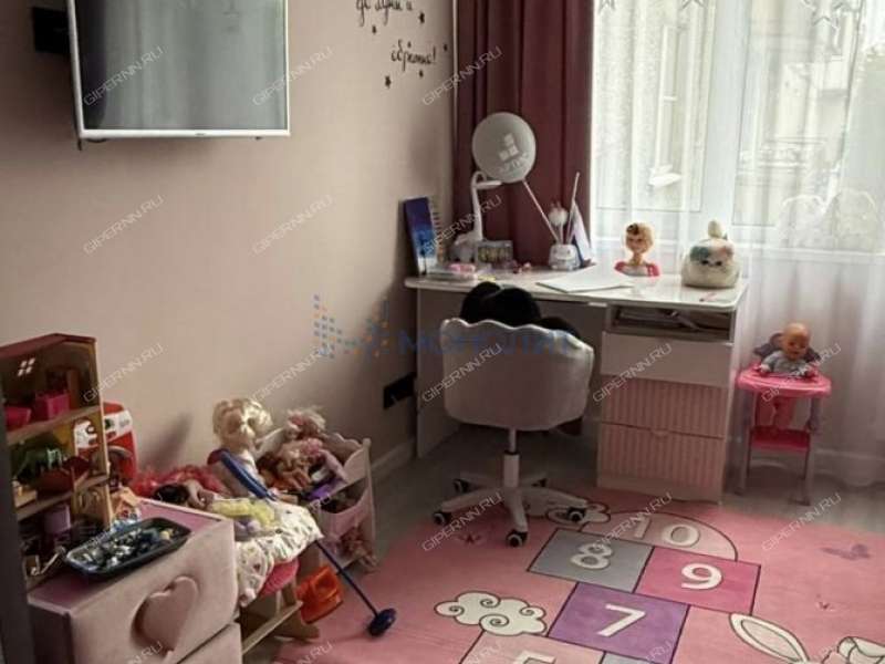 трёхкомнатная квартира на улице Коминтерна дом 16