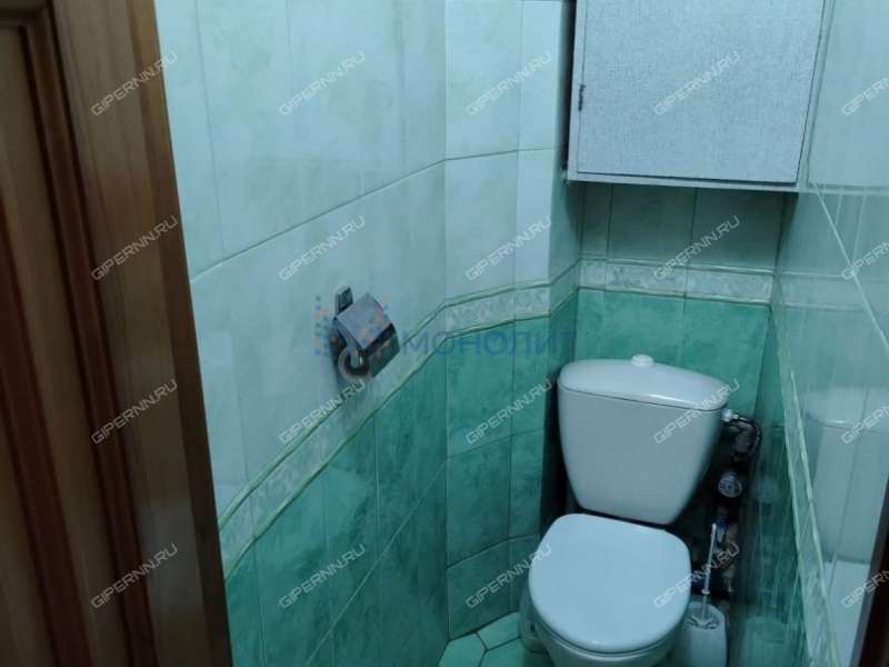 трёхкомнатная квартира на бульваре 60-летия Октября дом 9