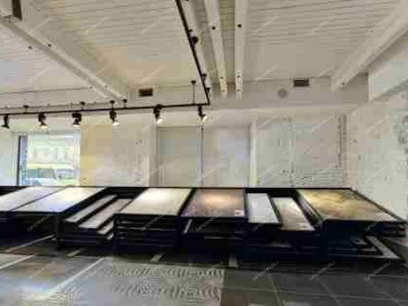 помещение под торговую площадь на Советская ул 18