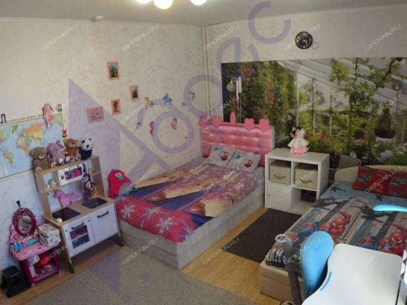 трёхкомнатная квартира на улице Родионова дом 165 к3