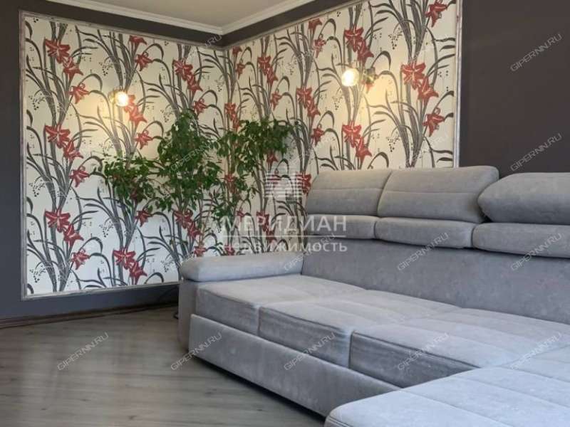 трёхкомнатная квартира на улице Братьев Игнатовых дом 1 к2