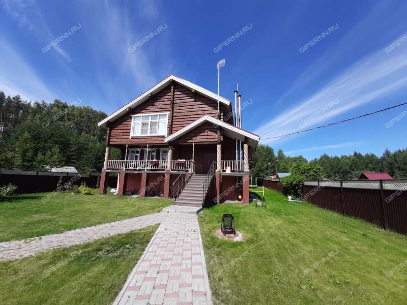 дом на улице Лесная деревня Александровка