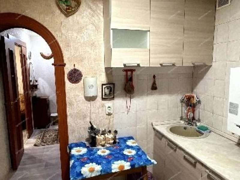 трёхкомнатная квартира на улице Космонавта Комарова дом 16а