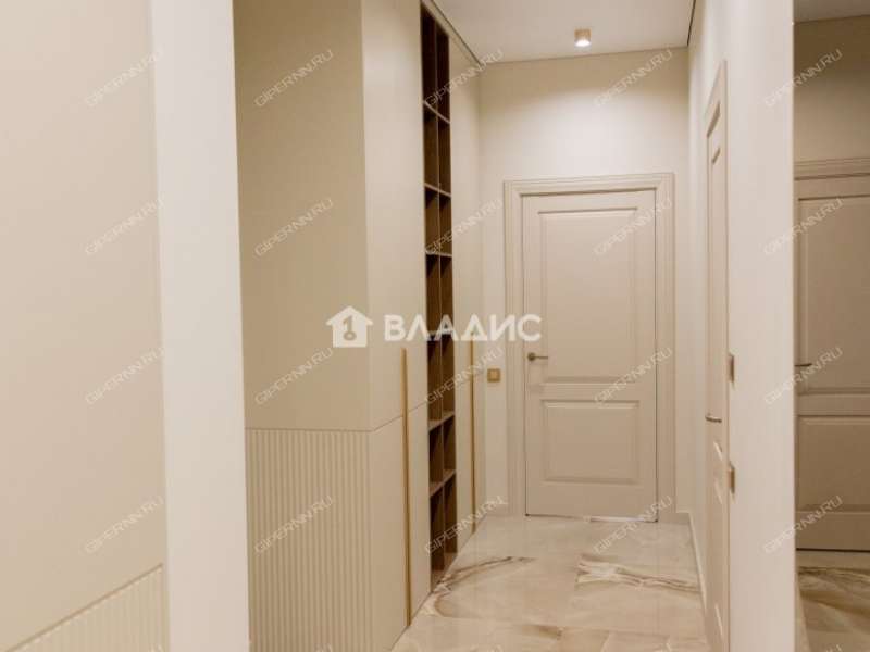 трёхкомнатная квартира на Большей Печёрской улице дом 89