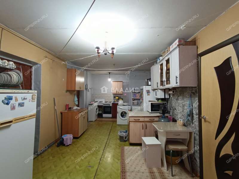 комната в доме 42 на улице Бурденко
