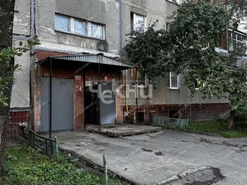 трёхкомнатная квартира на улице Карла Маркса дом 18