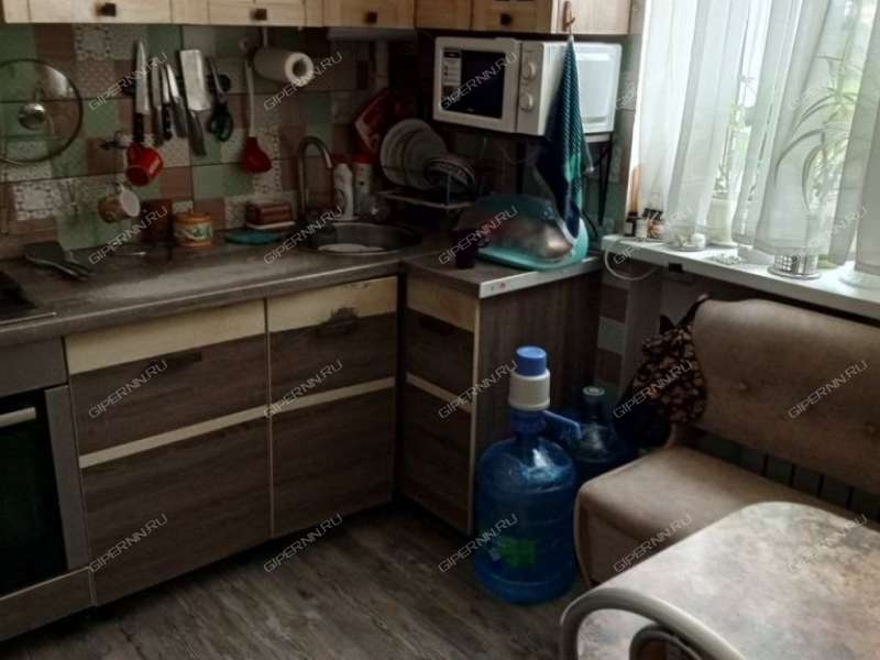 трёхкомнатная квартира на улице Героя Советского Союза Поющева дом 15