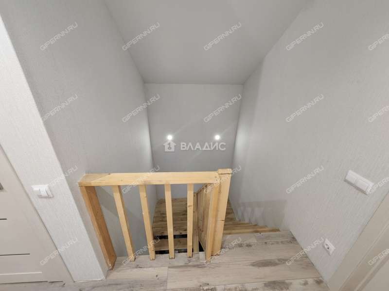 дом на улице Островского рабочий посёлок Горбатовка