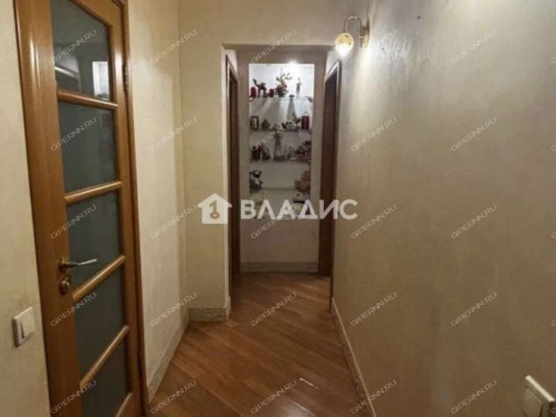 трёхкомнатная квартира на улице Родионова дом 165 к1