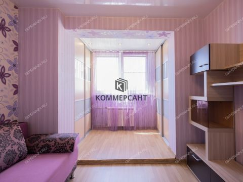4-komnatnaya-ul-molitovskaya-d-2 фото