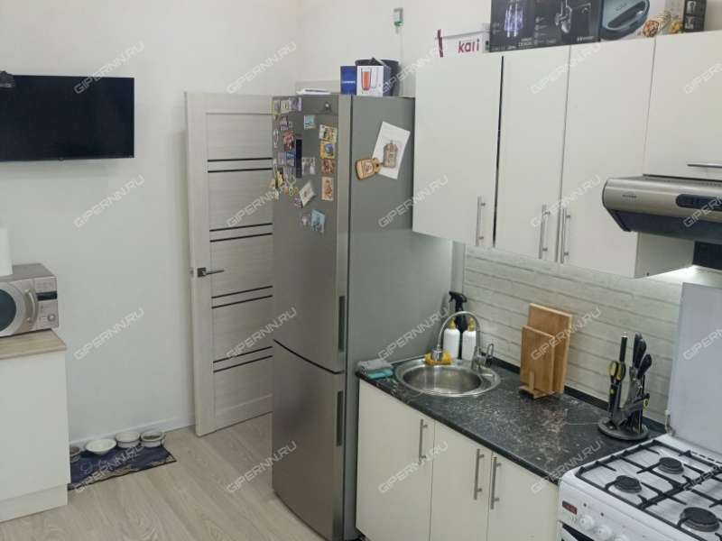 трёхкомнатная квартира на проспекте Кирова дом 7