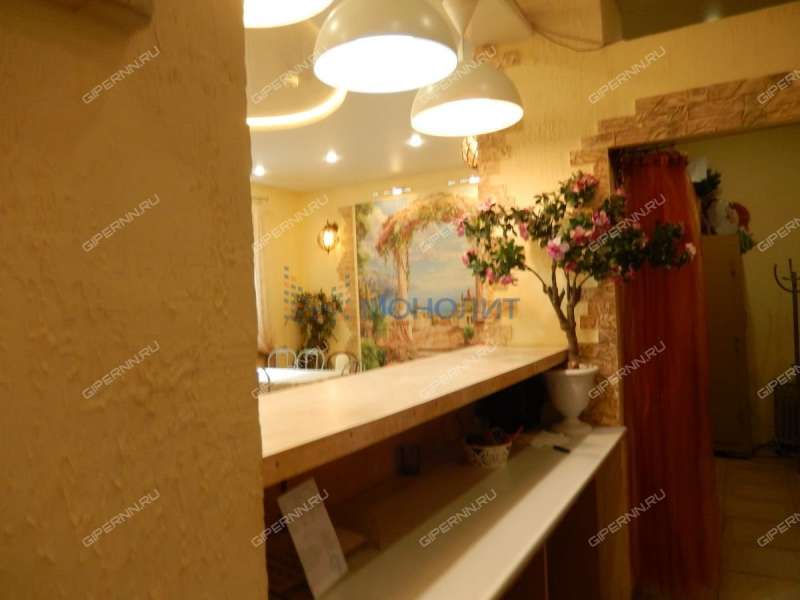 помещение под помещение свободного назначения, торговую площадь на улице Героя Давыдова