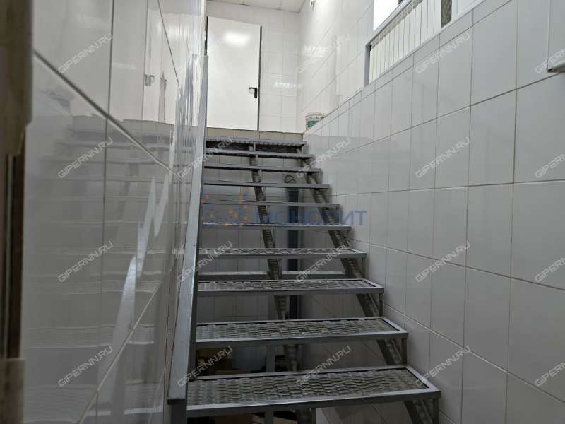 помещение под помещение свободного назначения, торговую площадь на Советской площади город Балахна